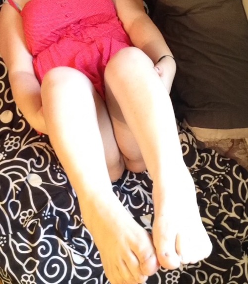 depravedbabycunt:  No panties, today. As per Daddy’s instruction.  Good girl - Butt plug tomorrow.