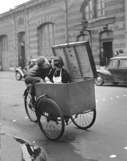 staypulp:  “I don’t photograph life as it is, but life as I would like it to be.”   Robert Doisneau