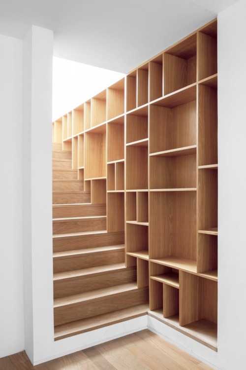 yellowtrace: stairshelf.