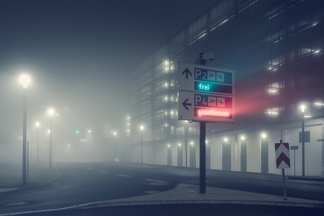 talesfromweirdland: Neon nights: urban scenes by German photographer, Andreas Levers. 