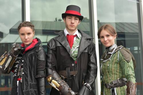 The Frye familyCostumes by by Condensed CosplayPhotography by Alchemi Glow