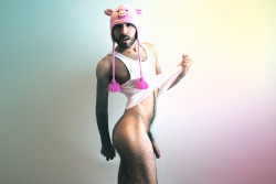 ismaelalvarez:  Oink! http://www.ismaelalvarez.com/p/adult-photo.html 