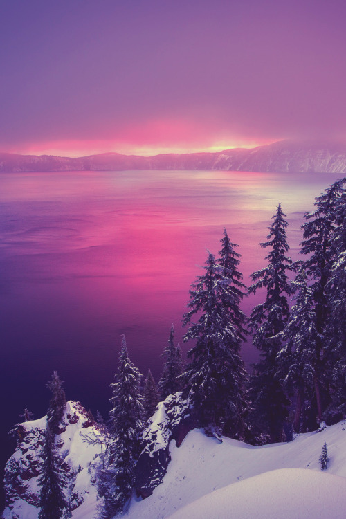 mstrkrftz:Winter Sunrise at Crater Lake by David Swindler