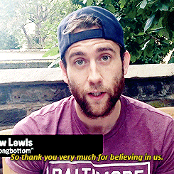 simplypotterheads:Matthew Lewis accepts the Best Fandom Forever award (via video) at the first annua