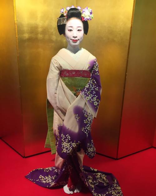 missmyloko:  athousandtales-imvu:  gion-lady:  geisha-kai:  September 2016: maiko Ichiharu of Gion K