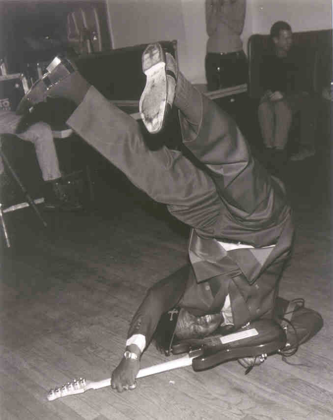 canadianbeerandpostmodernism:  The legendary Guitar Shorty.  He married Jimi Hendrix’s