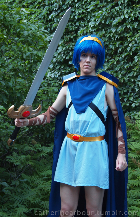 catherinearbour:Pantless!Marth shots! He debuted at Summer G-Anime today!The dork was surprisingly r