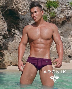 melaninmuscle:  Khuslen for Aronik