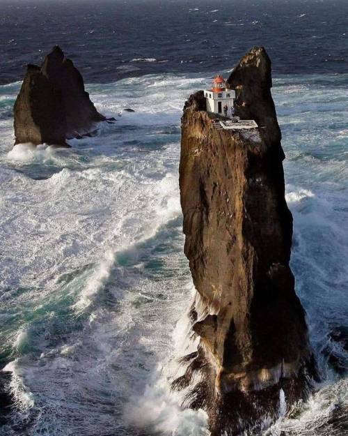 factsweird:Built in 1939, people would have had to sail to the cliff and scale it to reach the top. 