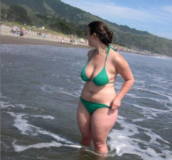phatdumpers:  casualbbw:  Click here to fuck a local BBW. Registrations open for a limited time.  Nice