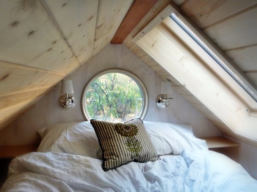 bibleschoolbabblings:  so-i-sailed-away:  kingofthesky:  smallandtinyhomeideas:  Sol Haus Design | plans available | photography via THGJ  I want  I could pretty much spend the rest of my life happily in one of these little things.  Me too.