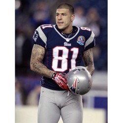 Let&rsquo;s go, bae! Also,  I like American history so #patriots 😂 #daddycomehitit #murderitup #aaronhernandez #bfappreciation