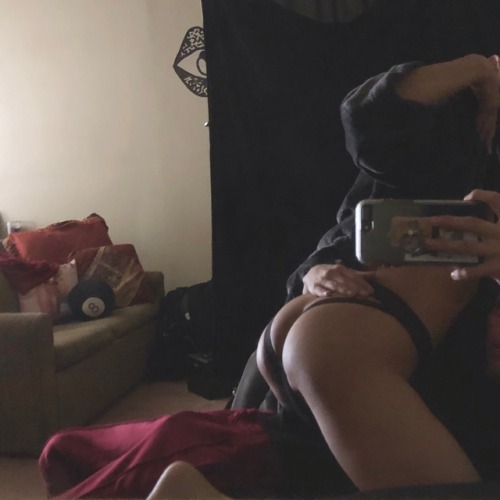 piscescouple:  Baby said that ass is for daddy 🤤
