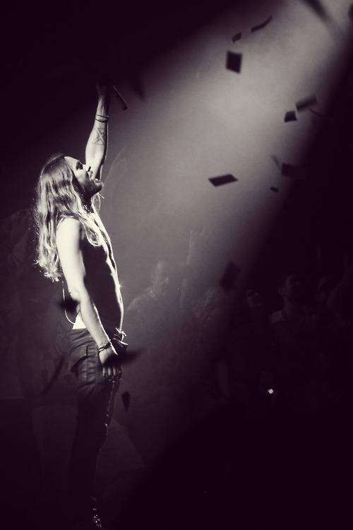 jaredletopictures: Live on stage.