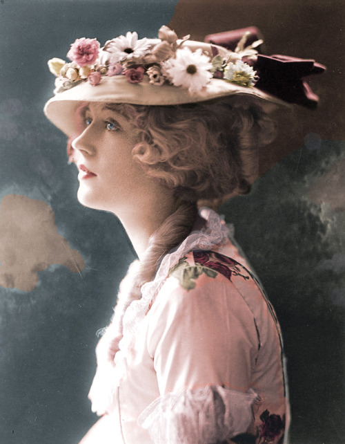 the1920sinpictures:1919 c. Marion Davies, colorized. From Jeffrey Allan, FB.