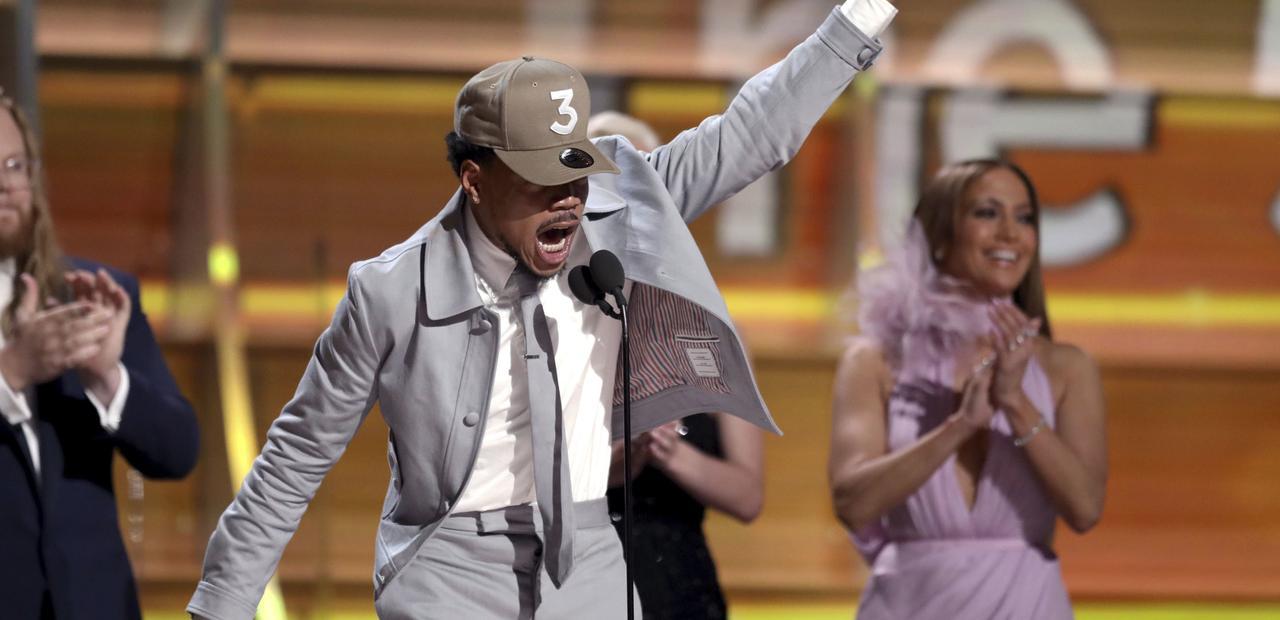 gucci-flipflops:  the-movemnt: Chance the Rapper wins best new artist Grammy, ignores
