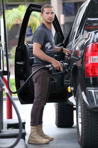 babyintoyland:  sincere-is-the-sin:  quanstylemeup:  Shia LaBeouf  Goals.  I love him.