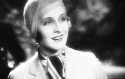 alexdrakes:  Norma Shearer + dimple smile 