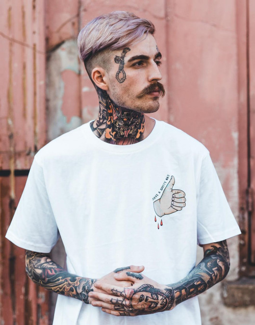bealternativeiscool:Tom Mills