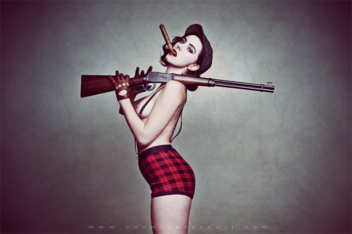 crassetination:  Badass Babes 04: LADIES WITH TOOLS.