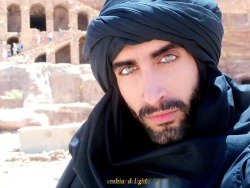 myricknsa:  arabiandelights:  Hot, sexy guys