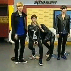 sehunhunhanexo:  Sehun’s secondhand embarrassment :) Credits of gifs belong to