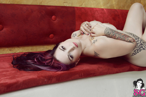 XXX  Fernanda - The red couch  photo