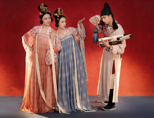 hanfugallery:family photos and chinese hanfu in tang dynasty style by 小心头-小意头