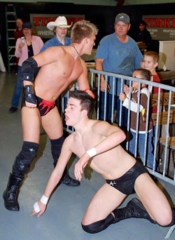 wrestlemeat:  Outta the ring  Stoney Hooker trying to dominate another jobber. 