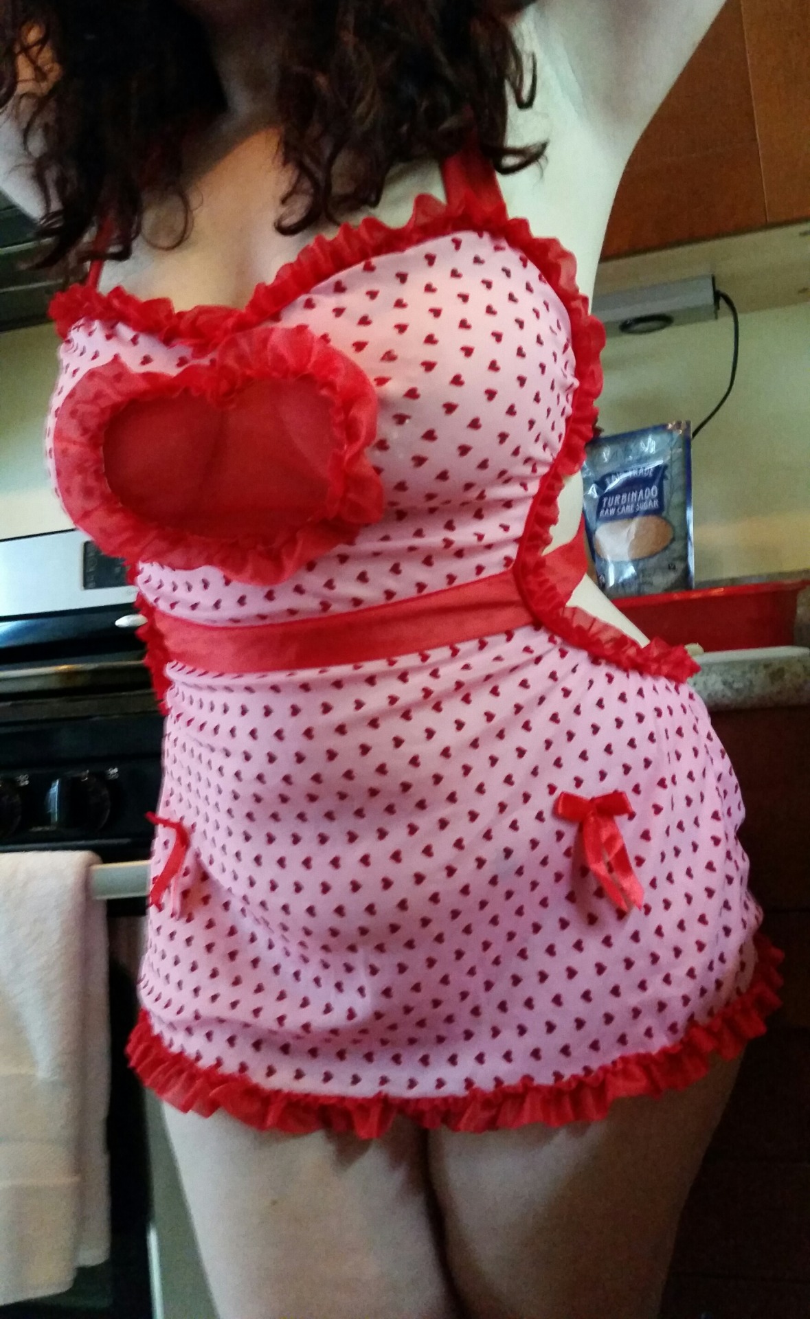 nicegirlwrongplace:  ad-ore-ab-le 💝 apron wishlist present!! so spoiled lately!