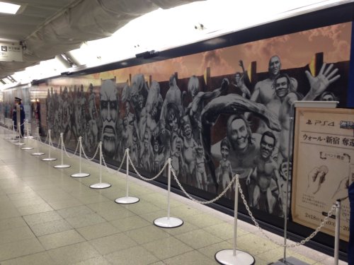 Japan Railway’s Shinjuku Station has unveiled today (February 15th, 2016) a scratchable wall poster to promote KOEI TECMO’s upcoming Shingeki no Kyojin Playstation game! Commuters and fans alike can participate in the “Recapturing of Wall Shinjuku