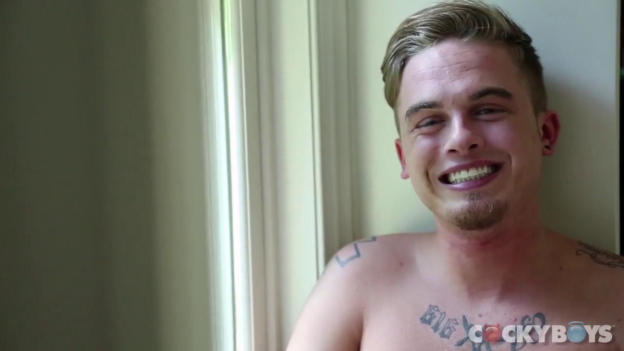shelikeshairbands:  True confession time: Chris Harder is not my type. Love his blog.