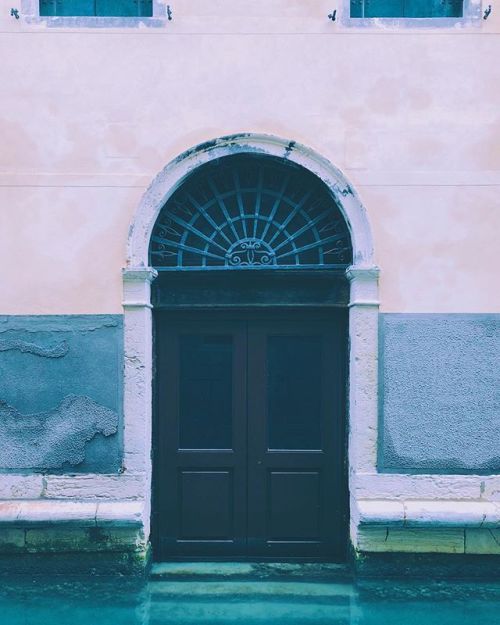 Door to the canal - Venice, Italy #JustSomeLines ift.tt/2EDcsym