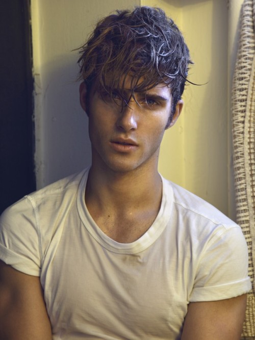 arcana-indolem:  Canadian model Ryan Taylor. He work in Paris, Milan, and New York. I like this port