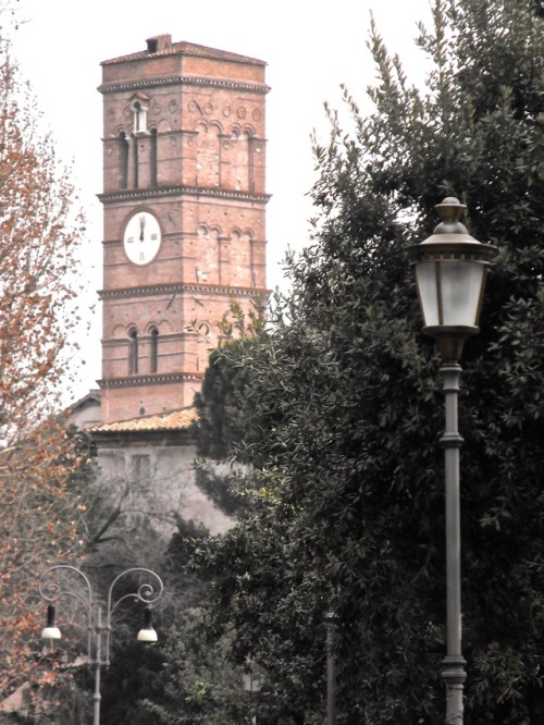 Roma, 2009.My notes fail me on this one, taken somewhere in the vicinity of San Giovanni in Laterano