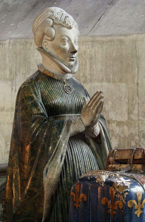 Statue of Jeanne de Boulogne, Duchess of Berry by Jean de Cambrai, c. 1416 