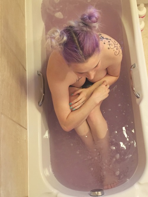 lost-lil-kitty:  So much purple in my life 💜💜💜 