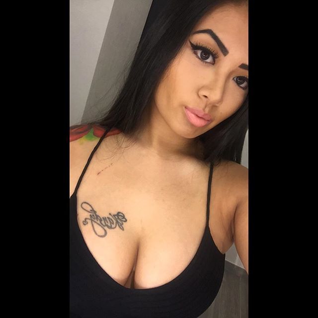 selfieasiangirl:  Selfie Asian girl sweet tits and ass - TWIT @KandyDang