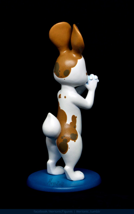 merionic:An early birthday gift for @blue-oranges-blabs, an OOAK sculpture of her bunny Burleska.&nb