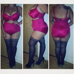 Killerkurves:  Fullerfigurefullerbust:  (Yes I Know The Bra Is Too Small) These Incredible