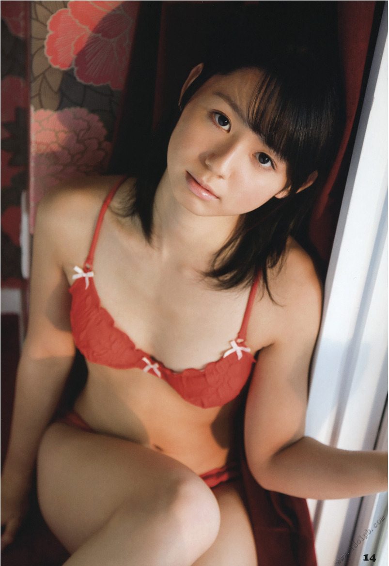 kawaiileg:  小池里奈｜美脚・脚フェチTumblr
