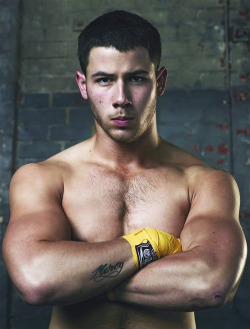 malenipshadows:    Nicholas J. Jonas reportedly stands 5 feet 9 and has muscled up to around 160 lbs, according to the Internet.  (Of course, they wouldn’t put it on the Internet if it weren’t true.)   (NJJ reportedly is to headline a new television