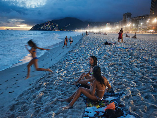 eau-so-freshh:  Literally my favorite photo ever, I think this is Brazil maybe Rio and it looks so warm despite the sun setting and it looks like a humid night and these friends live so close to the ocean and they just plunged into the warm sea…. one