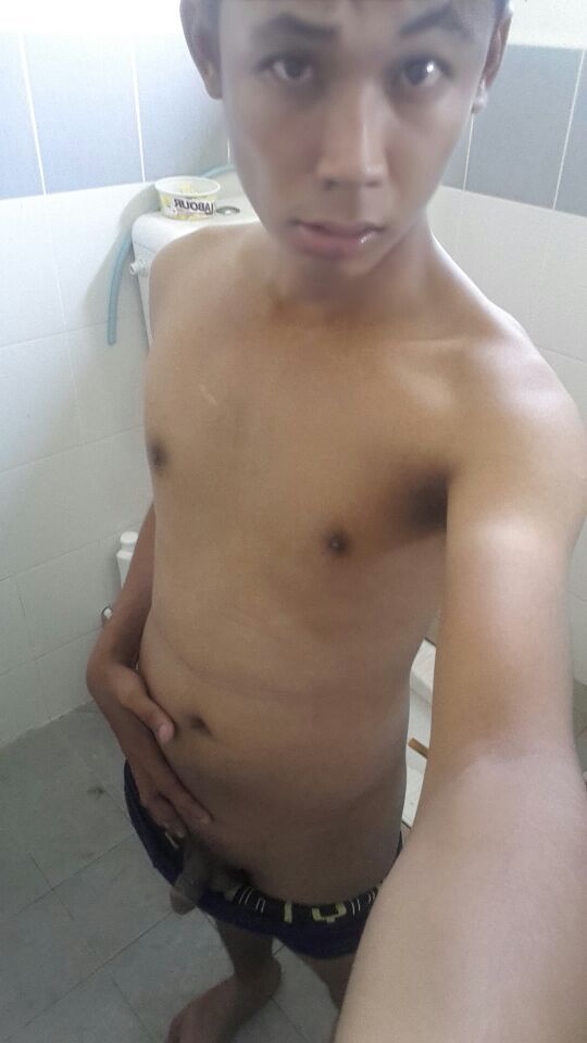armpitlick9:  Walaupun kote kecik..tp ketiak hitam..tu nice..slrppppp
