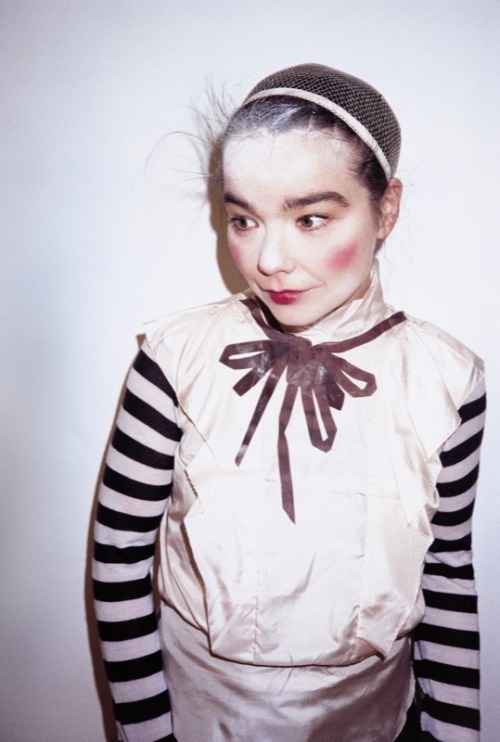 legendarytragedynacho: Björk - Juergen Teller - Self Service Magazine 05