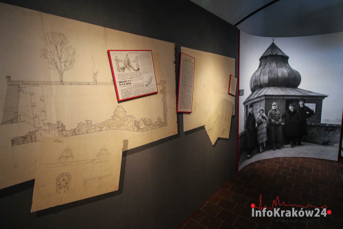 lamus-dworski:Photos from a past exhibition held at the Wawel Castle in Kraków, Poland dedicated to 