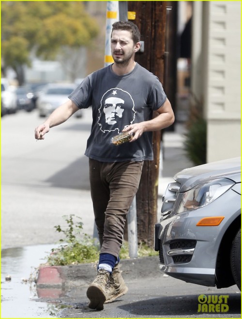 guys-with-bulges:  Shia LaBulge. To see the entire set of bulge photos click here.