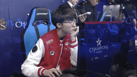 Claud on Tumblr: Faker eye contact with cam (20170212)
