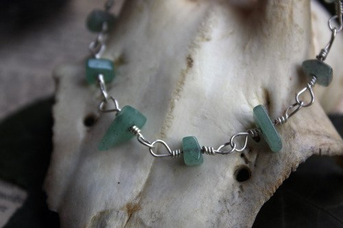 90377: This lovely green aventurine chip bracelet is available at my Etsy Shop.