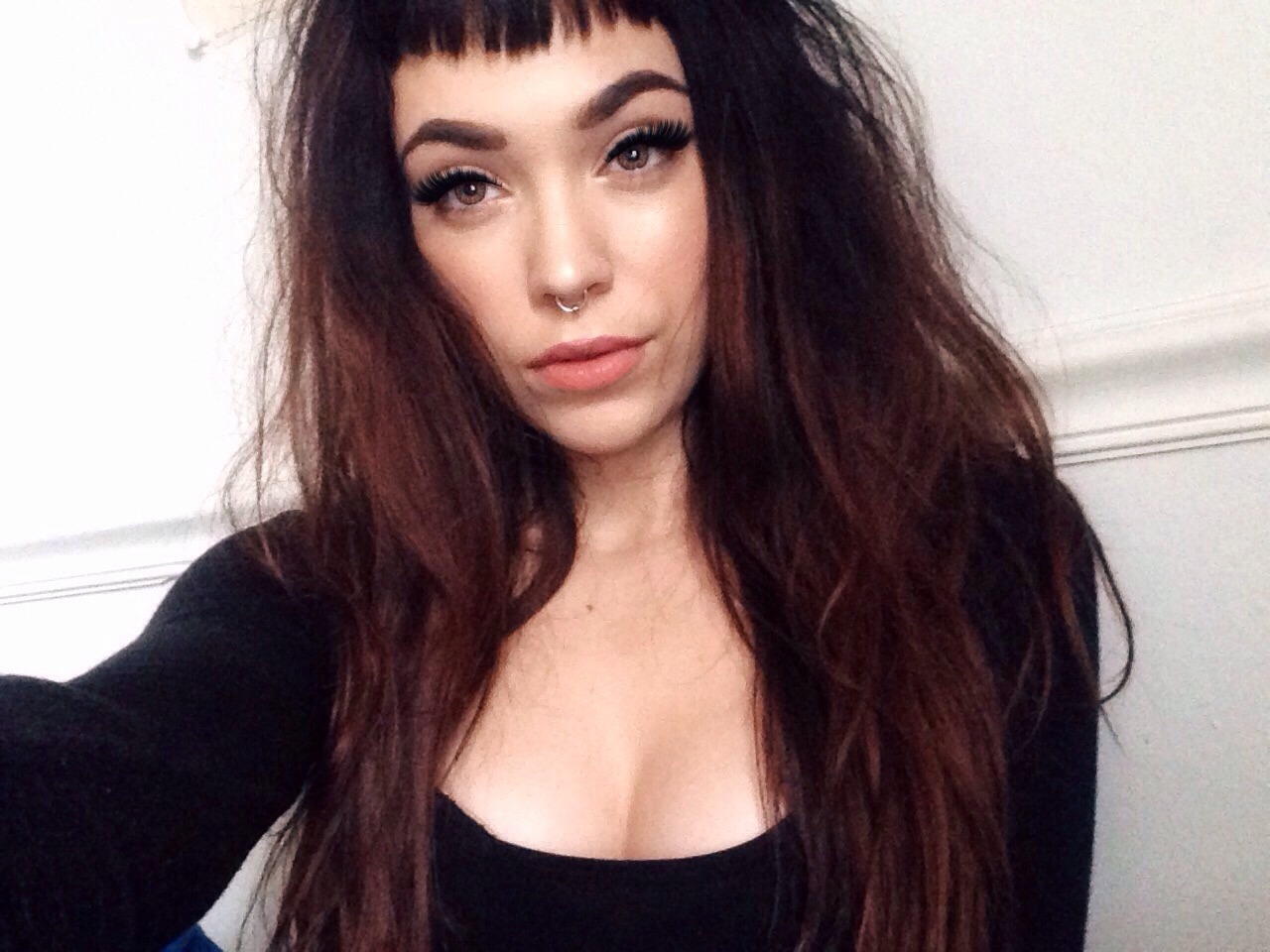 tinyhellraiser:  I’m gonna find me a reckless woman, razor blades and dice in her